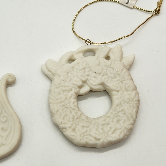 Vtg. Avon Collectible Christmas Tree Ornament Bisque Porcelain 24K Gold Accents - Picture 12 of 14